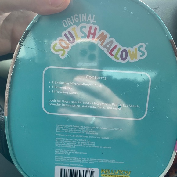 Archie the axolodil squishmallows collectible tin with trading cards - Picture 2 of 2